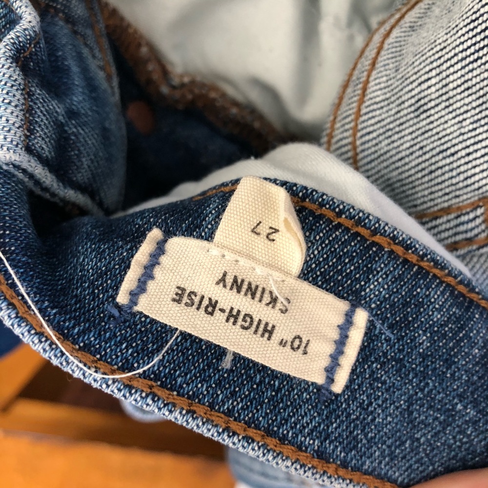 Madewell 10" High Rise Skinny Button Fly Fray Jean - Picture 6 of 6